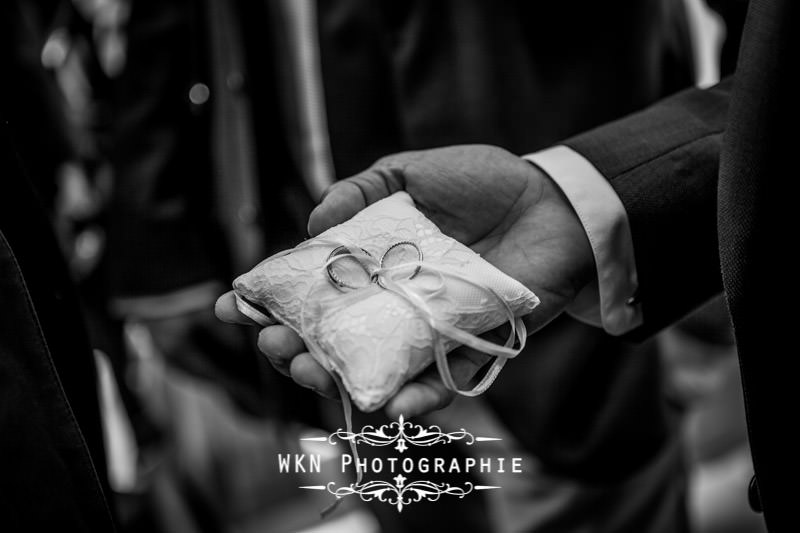 Photographe de mariage à la mairie du 18ème de Paris