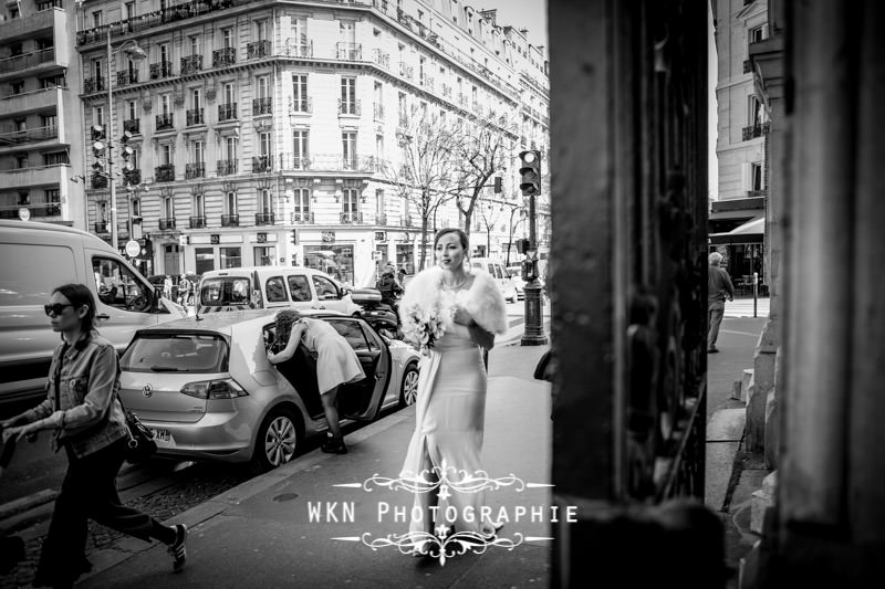 Photographe de mariage à la mairie du 18ème de Paris