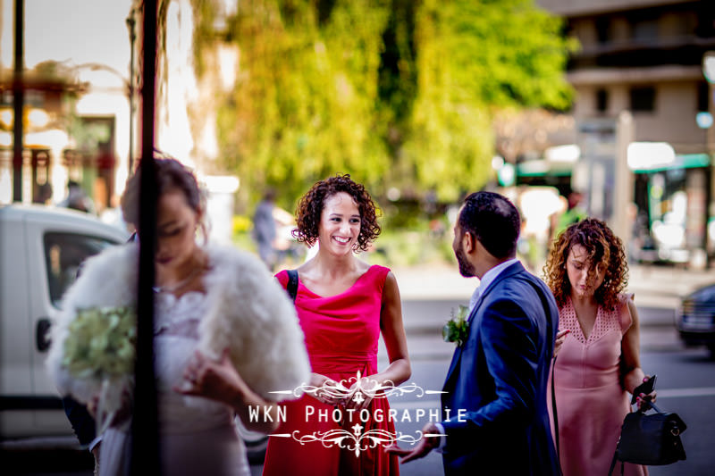 Photographe de mariage à la mairie du 18ème de Paris