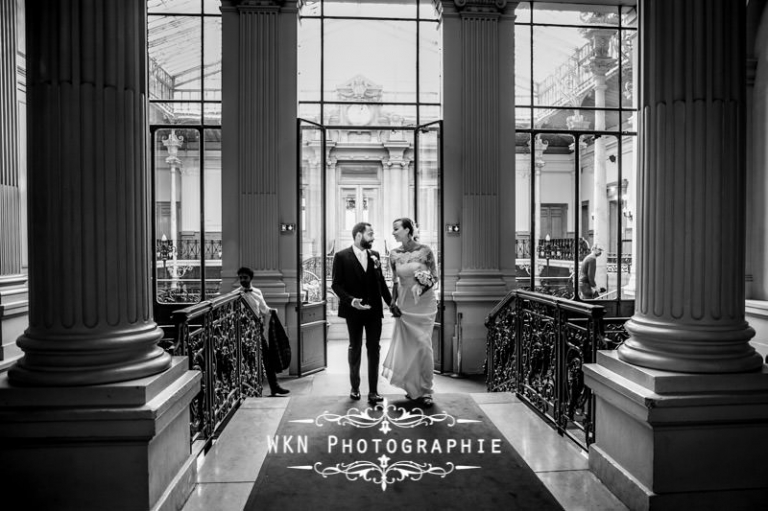 Photographe de mariage à la mairie du 18ème de Paris