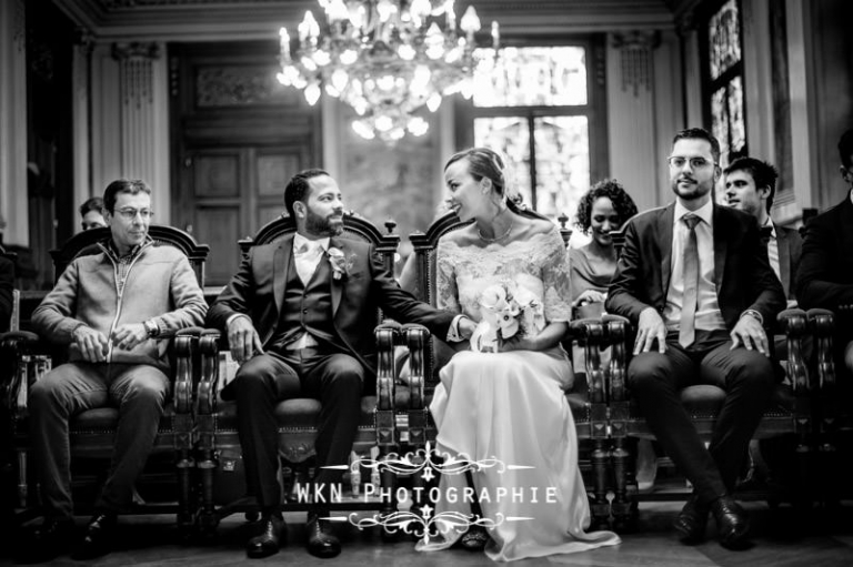 Photographe de mariage à la mairie du 18ème de Paris