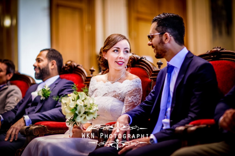 Photographe de mariage à la mairie du 18ème de Paris