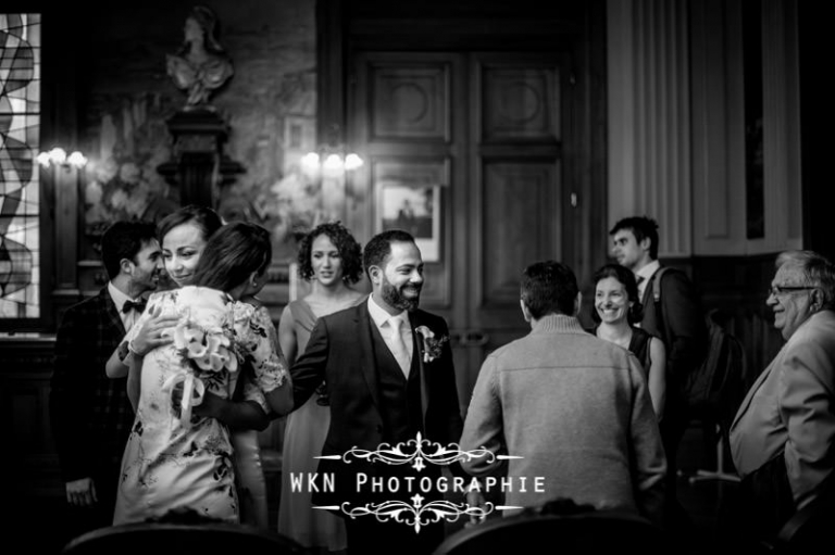Photographe de mariage à la mairie du 18ème de Paris