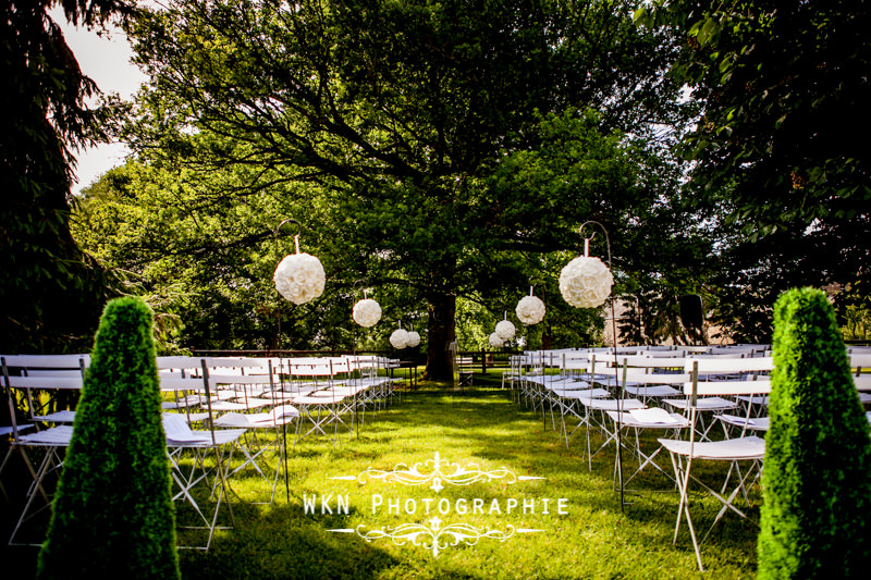 Photographe de mariage pour une cérémonie laique à la Vallée aux Pages