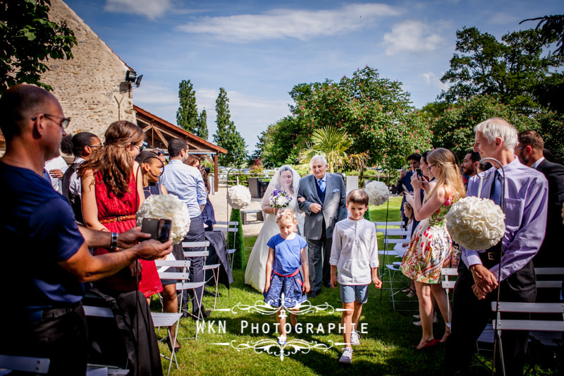 Photographe de mariage pour une cérémonie laique à la Vallée aux Pages