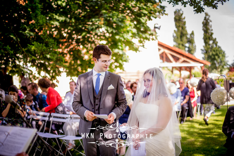 Photographe de mariage pour une cérémonie laique à la Vallée aux Pages