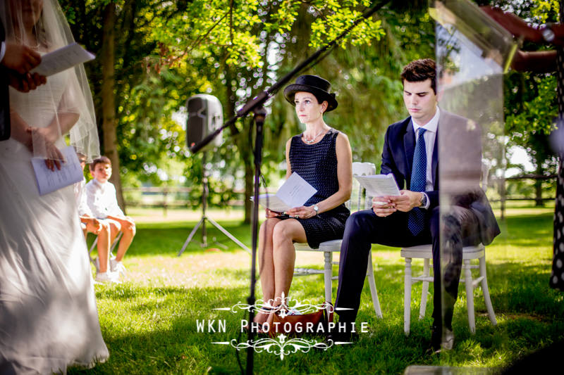 Photographe de mariage pour une cérémonie laique à la Vallée aux Pages