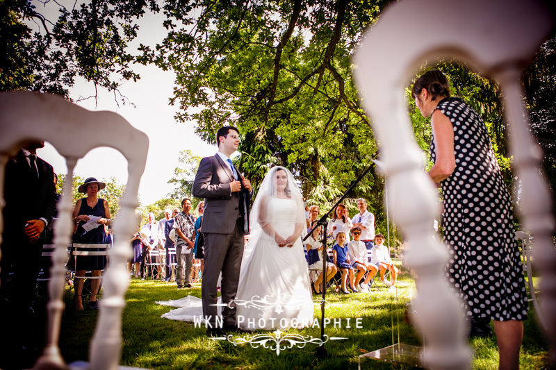 Photographe de mariage pour une cérémonie laique à la Vallée aux Pages