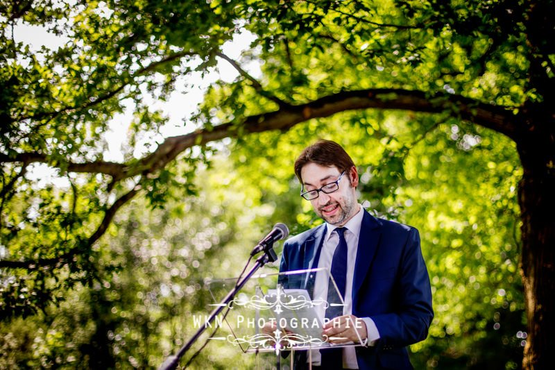 Photographe de mariage pour une cérémonie laique à la Vallée aux Pages