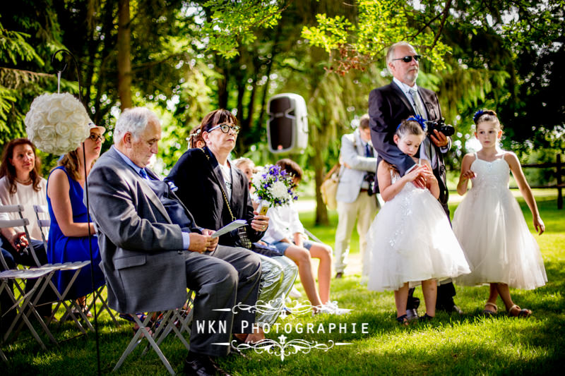 Photographe de mariage pour une cérémonie laique à la Vallée aux Pages