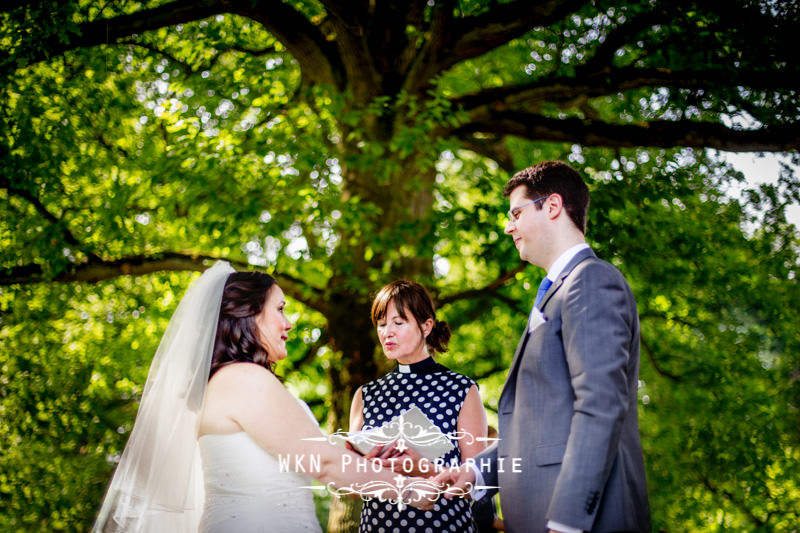 Photographe de mariage pour une cérémonie laique à la Vallée aux Pages