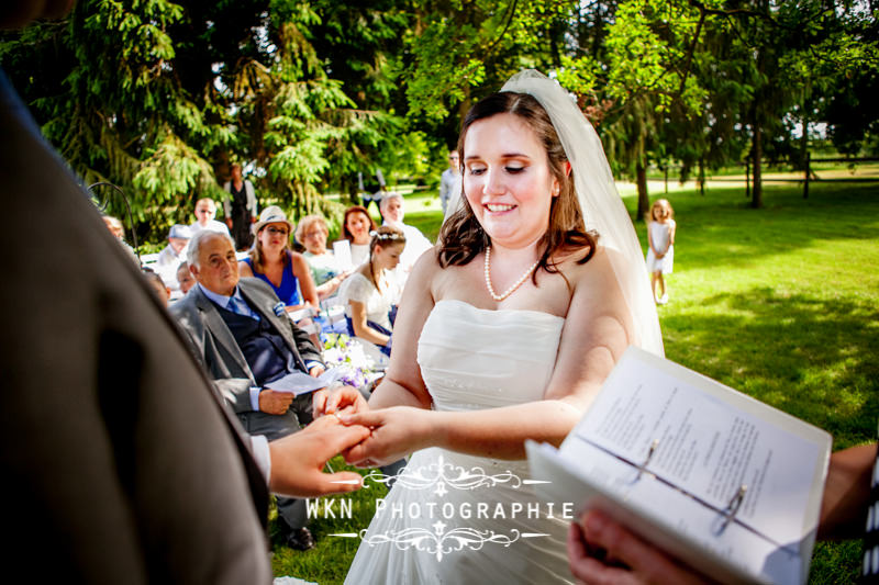 Photographe de mariage pour une cérémonie laique à la Vallée aux Pages