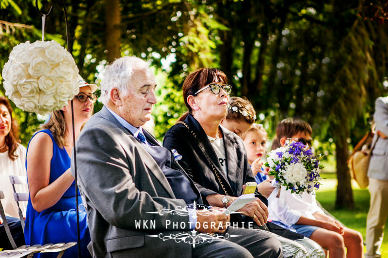 Photographe de mariage pour une cérémonie laique à la Vallée aux Pages
