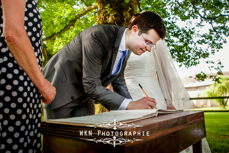 Photographe de mariage pour une cérémonie laique à la Vallée aux Pages