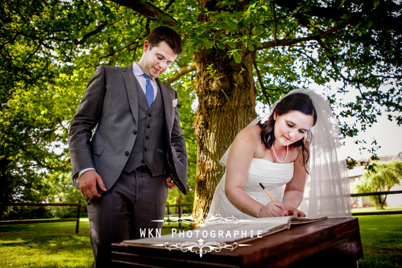 Photographe de mariage pour une cérémonie laique à la Vallée aux Pages