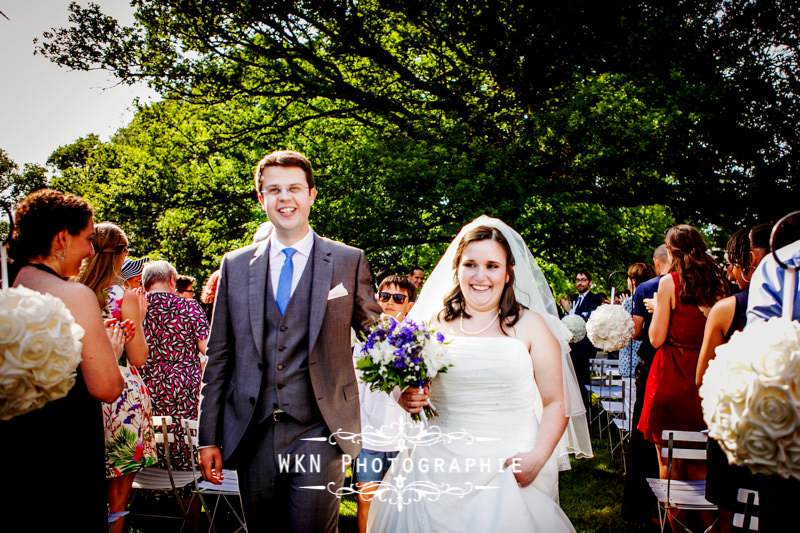 Photographe de mariage pour une cérémonie laique à la Vallée aux Pages