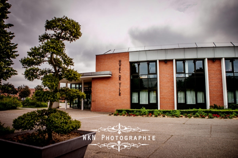 Photographe de mariage à Paris - le mariage civil a la mairie de Montigny le Bretonneux