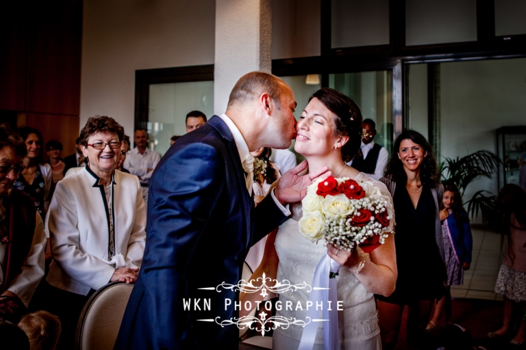 Photographe de mariage à Paris - le mariage civil a la mairie de Montigny le Bretonneux