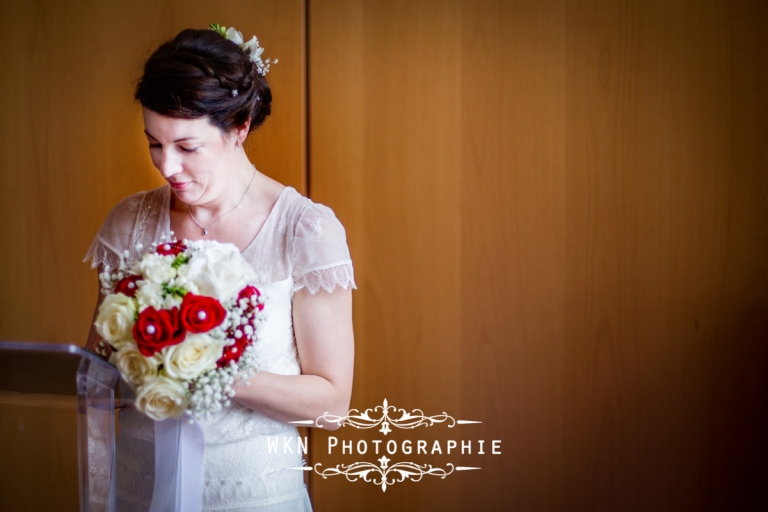 Photographe de mariage à Paris - le mariage civil a la mairie de Montigny le Bretonneux