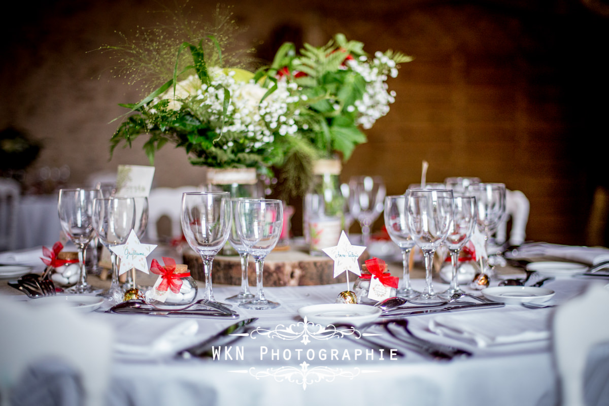 Photographe de mariage à Paris - le vin d'honneur et les photos de couple sous la pluie à la Vallée aux Pages