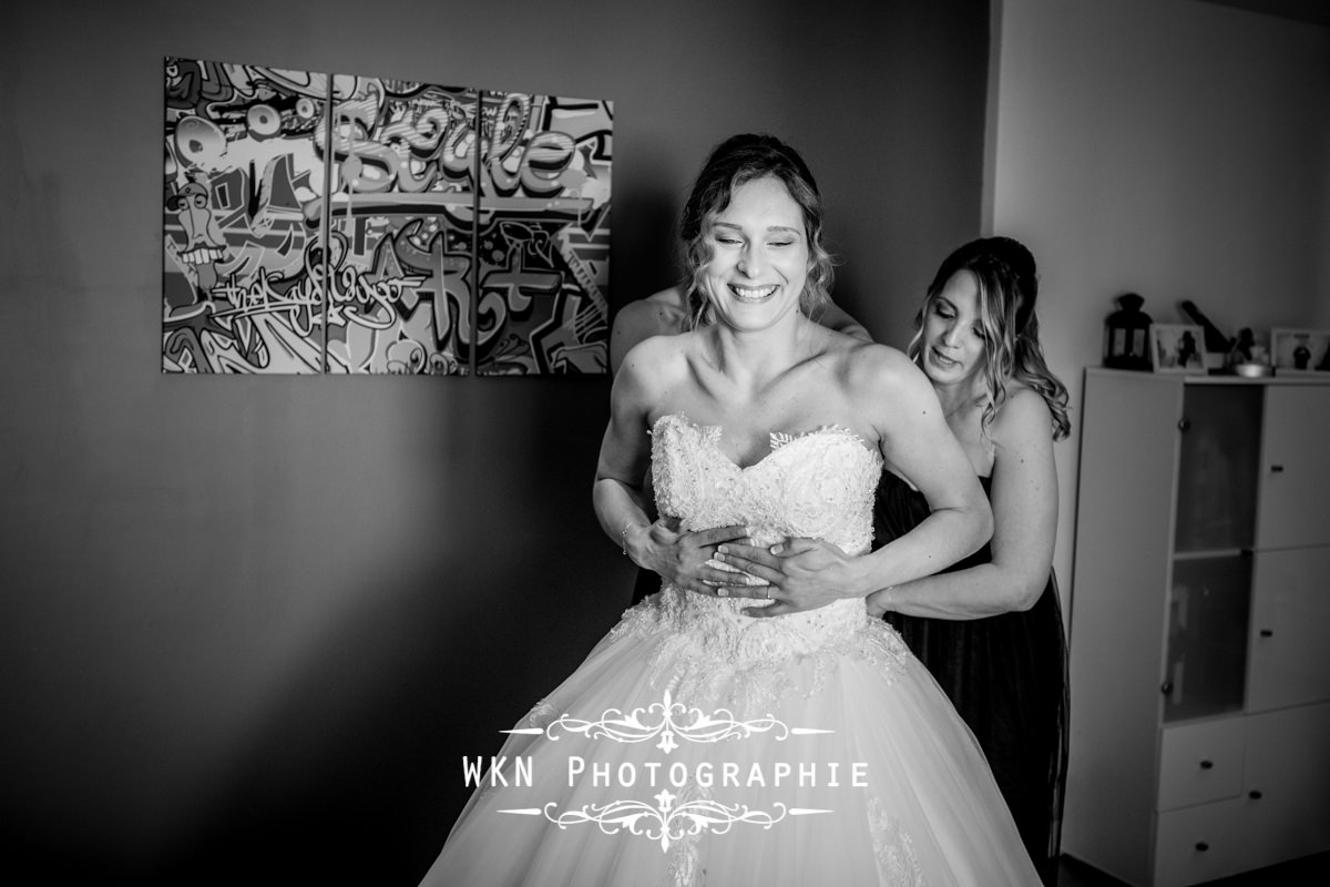 Photographe de mariage dans le Vexin - préparatifs et mise en beauté de la mariée