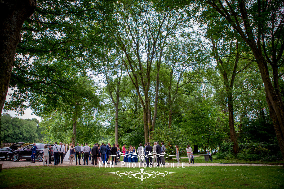 Photographe de mariage dans le Vexin - le vin d'honneur dans le Domaine de Velanne-le-Bois à Magny-en-Vexin