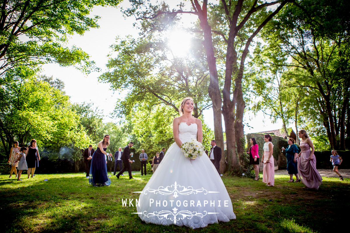 Photographe de mariage dans le Vexin - le vin d'honneur dans le Domaine de Velanne-le-Bois à Magny-en-Vexin