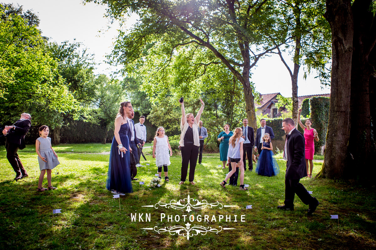 Photographe de mariage dans le Vexin - le vin d'honneur dans le Domaine de Velanne-le-Bois à Magny-en-Vexin