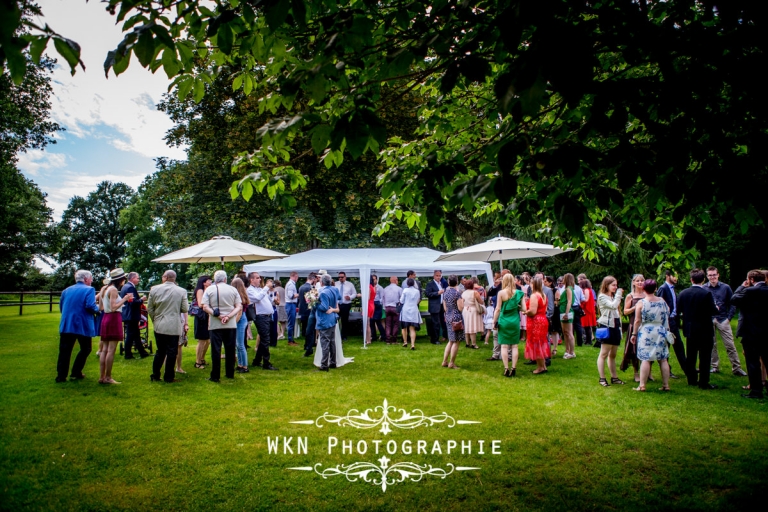 Photographe de mariage - vin d'honneur estival a la Vallee aux Pages