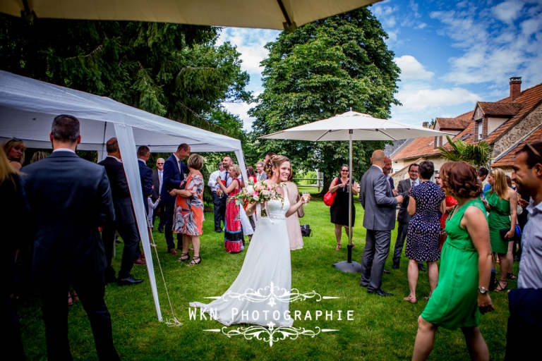 Photographe de mariage - vin d'honneur estival a la Vallee aux Pages