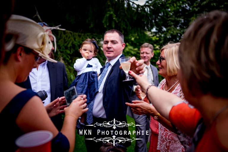 Photographe de mariage - vin d'honneur estival a la Vallee aux Pages