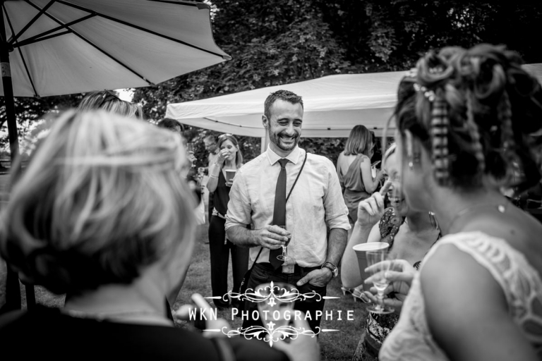 Photographe de mariage - vin d'honneur estival a la Vallee aux Pages
