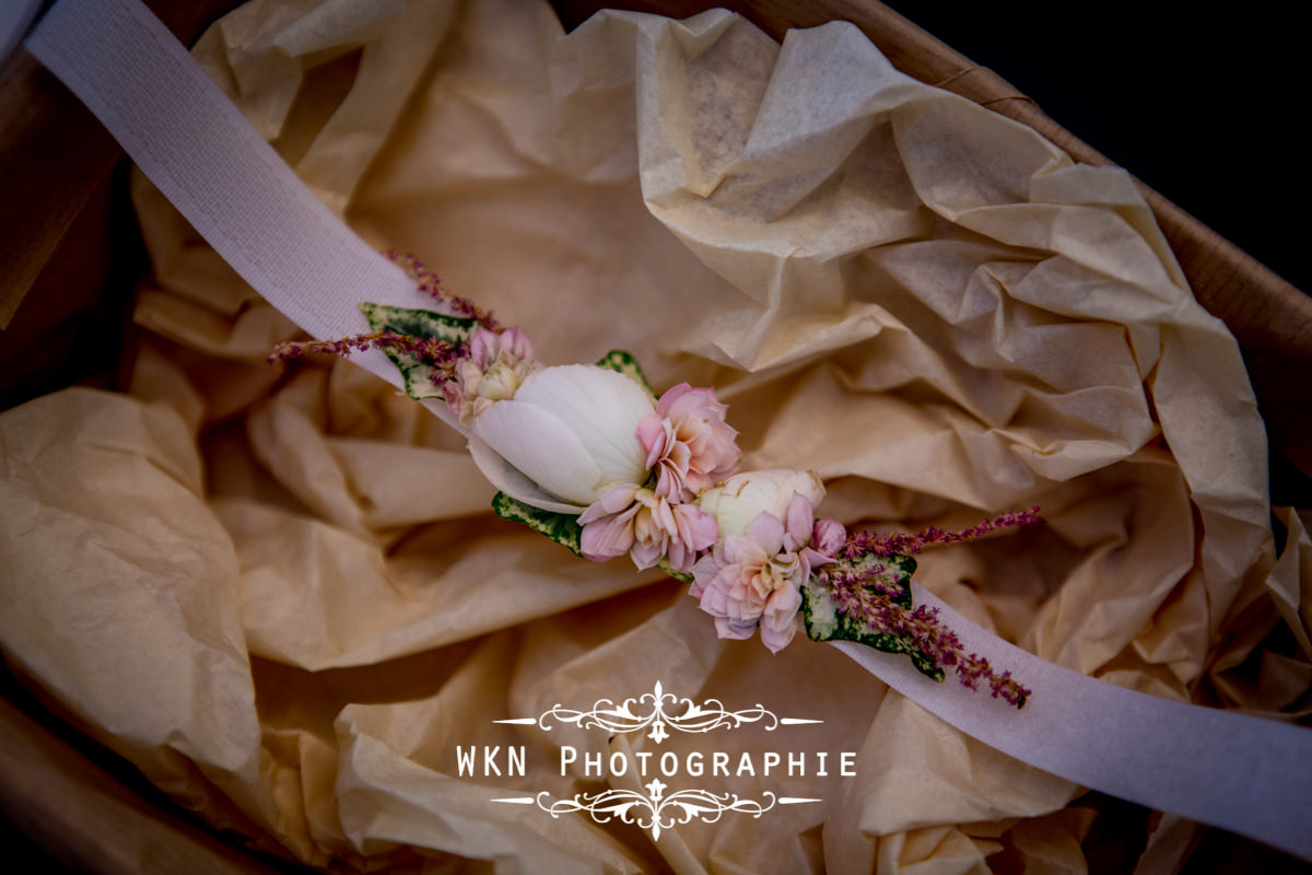 Photographe de mariage bourgogne - Preparatifs de la mariee au chateau de Saulon