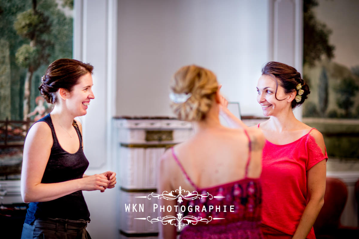 Photographe de mariage bourgogne - Preparatifs de la mariee au chateau de Saulon