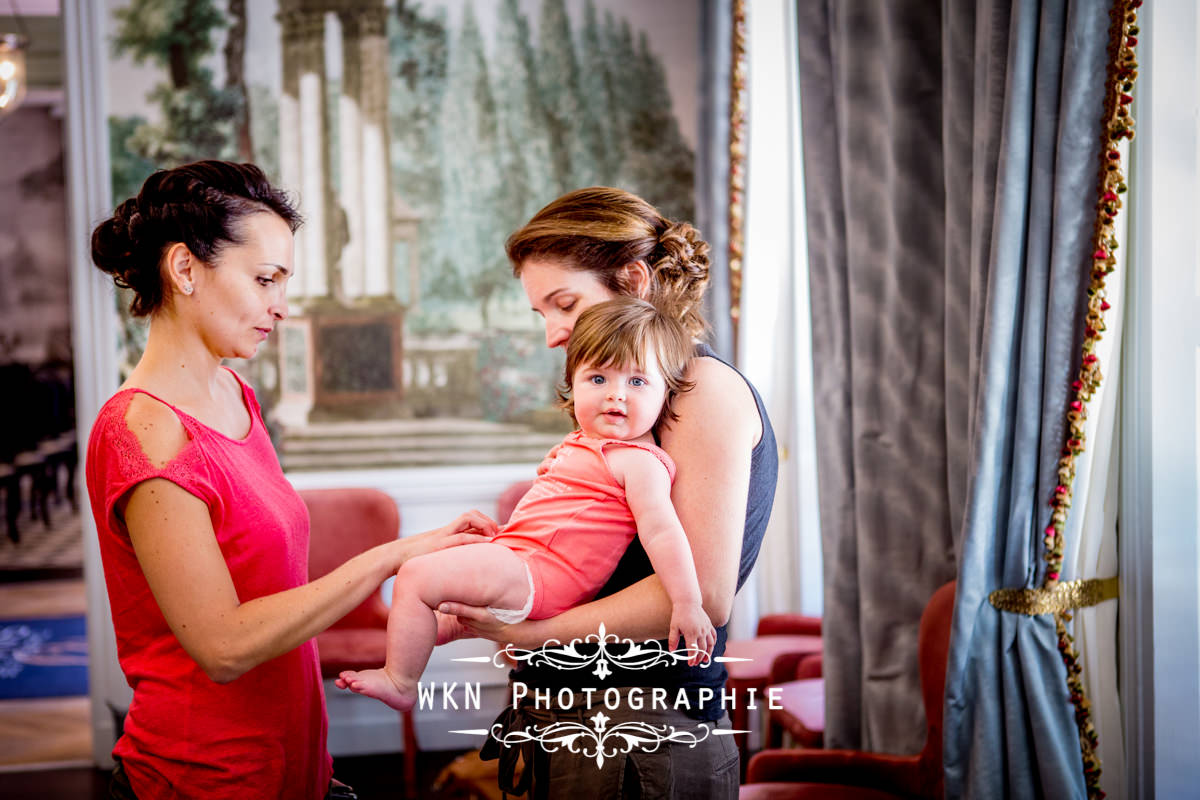 Photographe de mariage bourgogne - Preparatifs de la mariee au chateau de Saulon