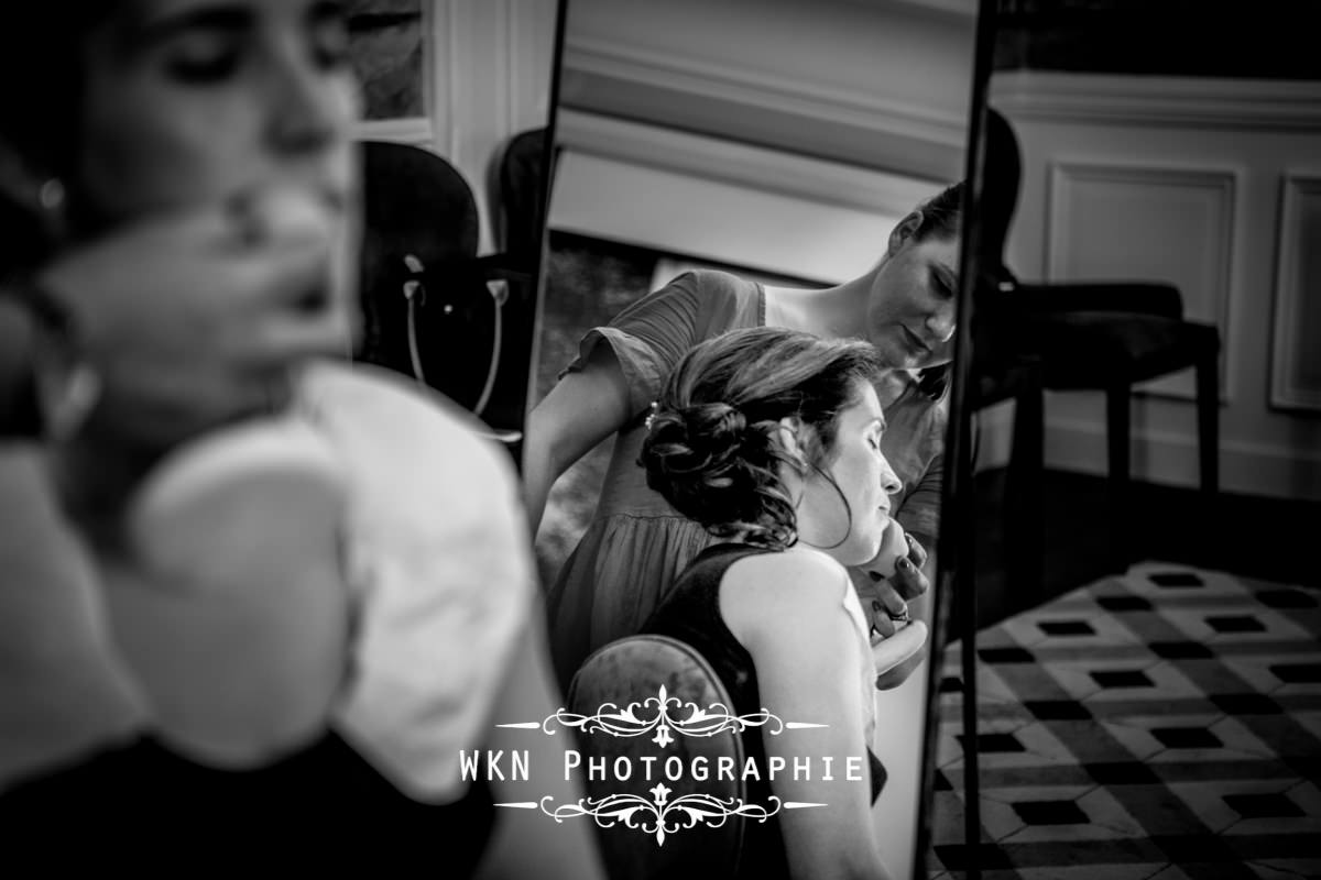 Photographe de mariage bourgogne - Preparatifs de la mariee au chateau de Saulon