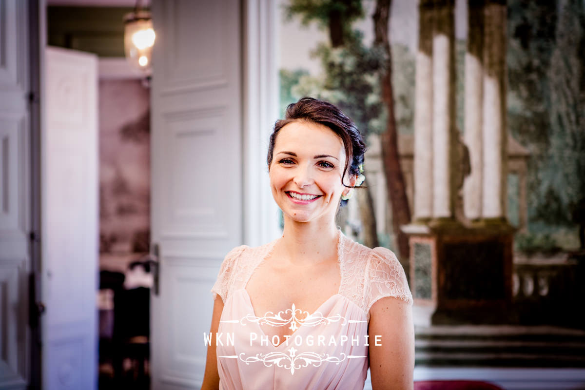 Photographe de mariage bourgogne - Preparatifs de la mariee au chateau de Saulon