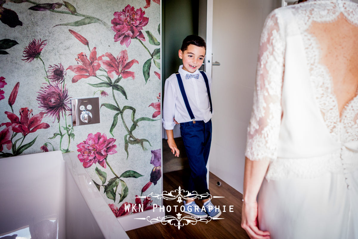 Photographe de mariage bourgogne - Preparatifs de la mariee au chateau de Saulon