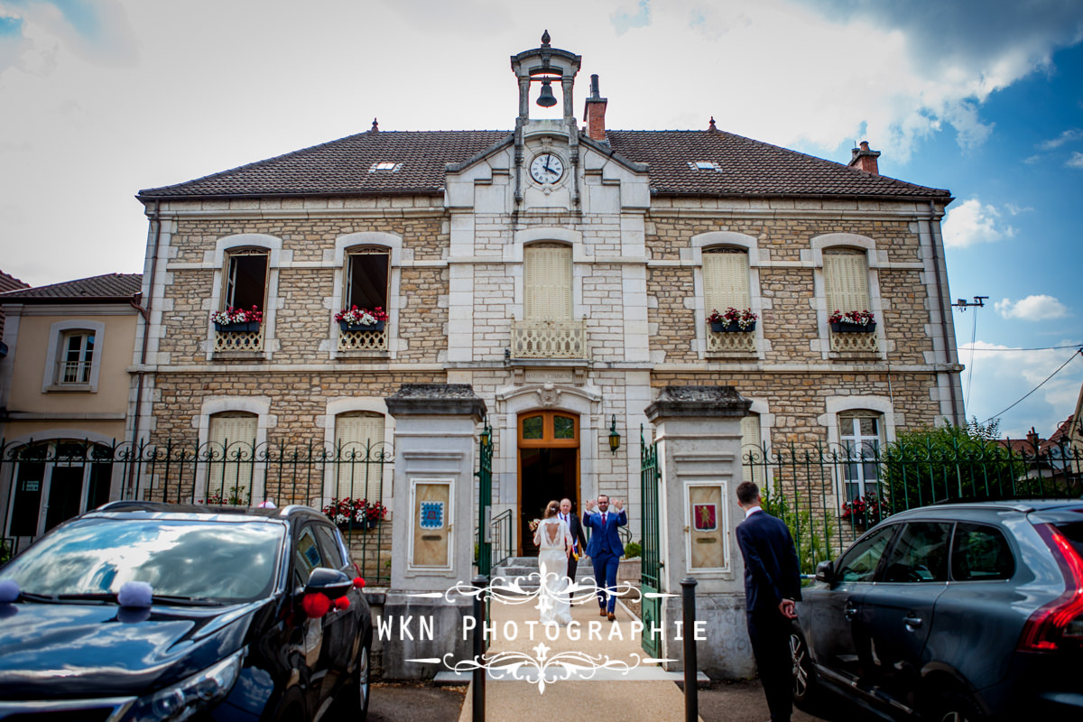 Photographe de mariage bourgogne - ceremonie civile a la mairie de Vougeot