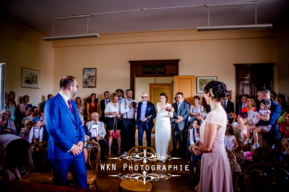 Photographe de mariage bourgogne - ceremonie civile a la mairie de Vougeot