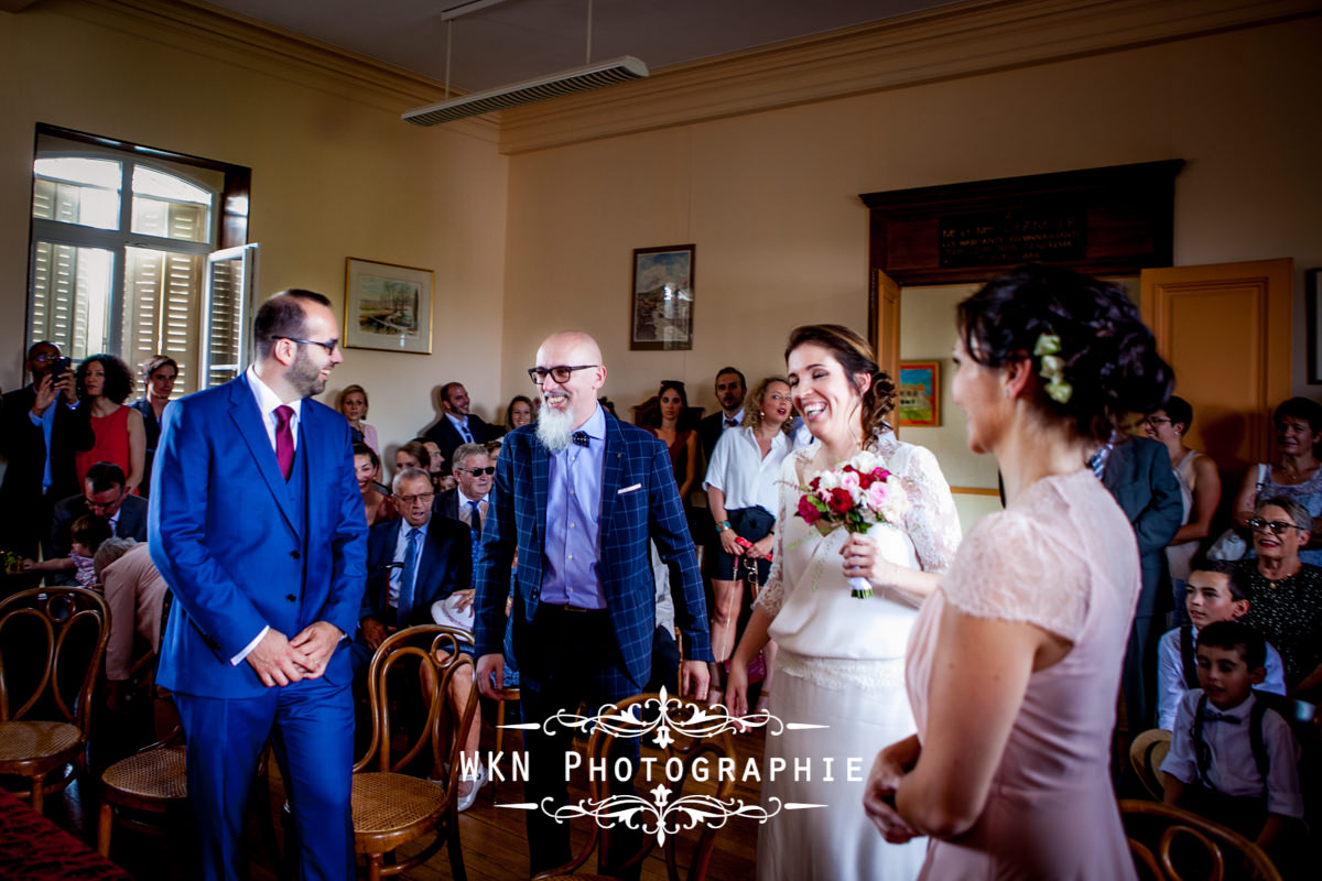 Photographe de mariage bourgogne - ceremonie civile a la mairie de Vougeot