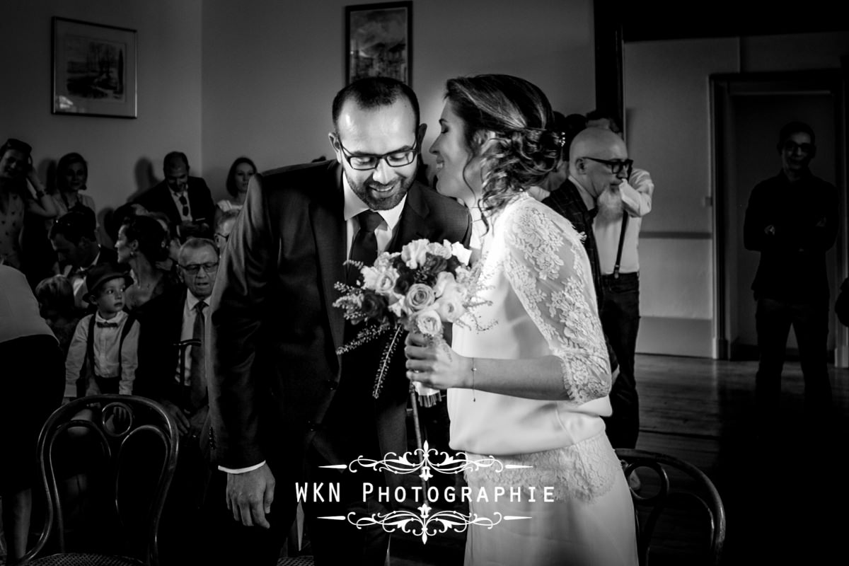 Photographe de mariage bourgogne - ceremonie civile a la mairie de Vougeot