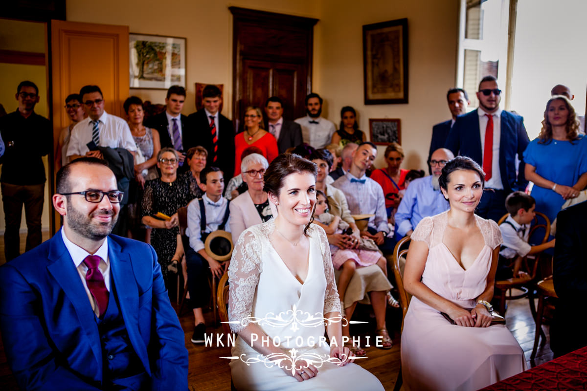 Photographe de mariage bourgogne - ceremonie civile a la mairie de Vougeot