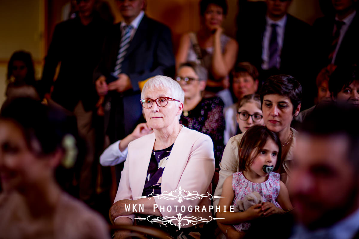 Photographe de mariage bourgogne - ceremonie civile a la mairie de Vougeot