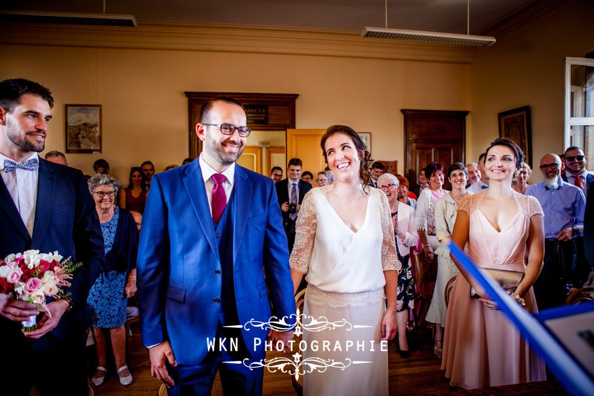 Photographe de mariage bourgogne - ceremonie civile a la mairie de Vougeot