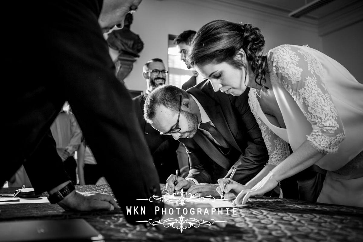 Photographe de mariage bourgogne - ceremonie civile a la mairie de Vougeot