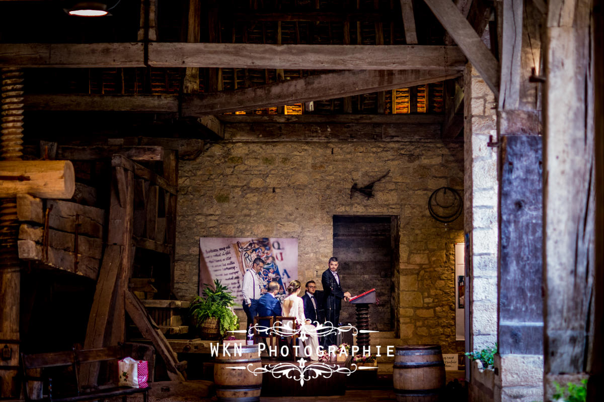 Photographe de mariage bourgogne - ceremonie laique au Clos de Vougeot