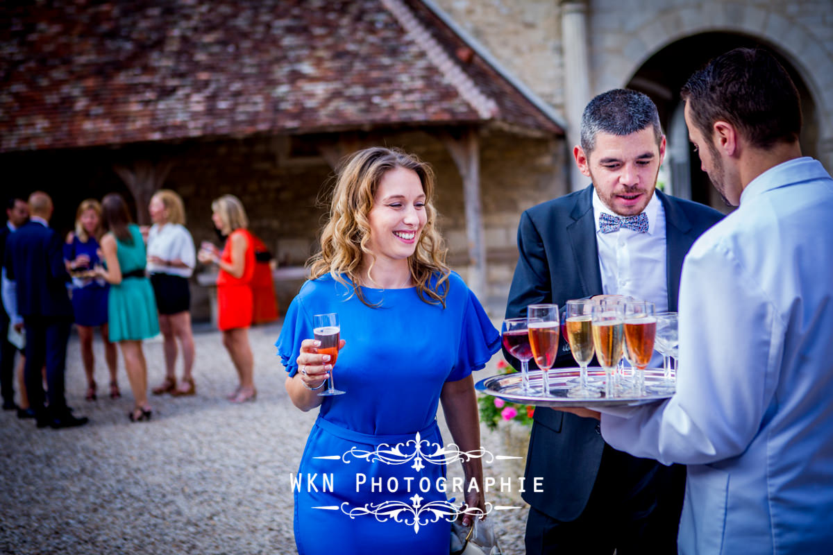 Photographe de mariage bourgogne - vin d'honneur au Clos de Vougeot