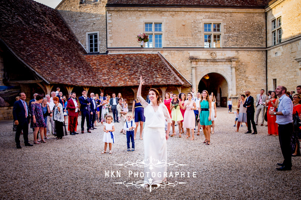 Photographe de mariage bourgogne - vin d'honneur au Clos de Vougeot