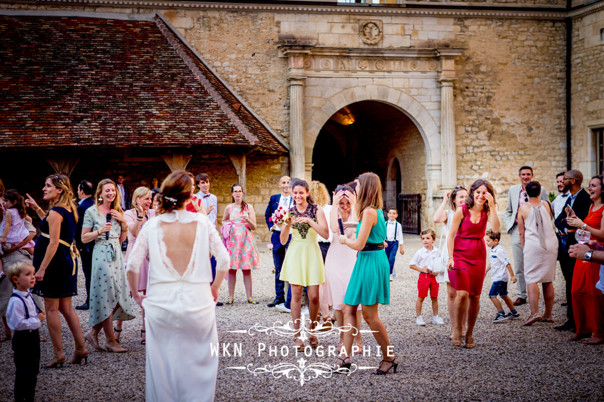 Photographe de mariage bourgogne - vin d'honneur au Clos de Vougeot